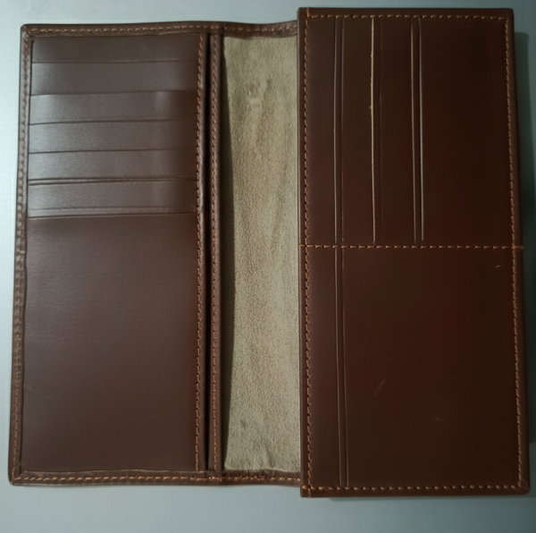 Luxury Brown Leather Wallet – The Perfect Travel  Companion